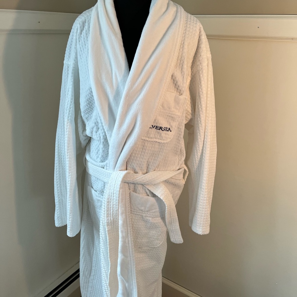 Luxury Silversea White Cotton Robe